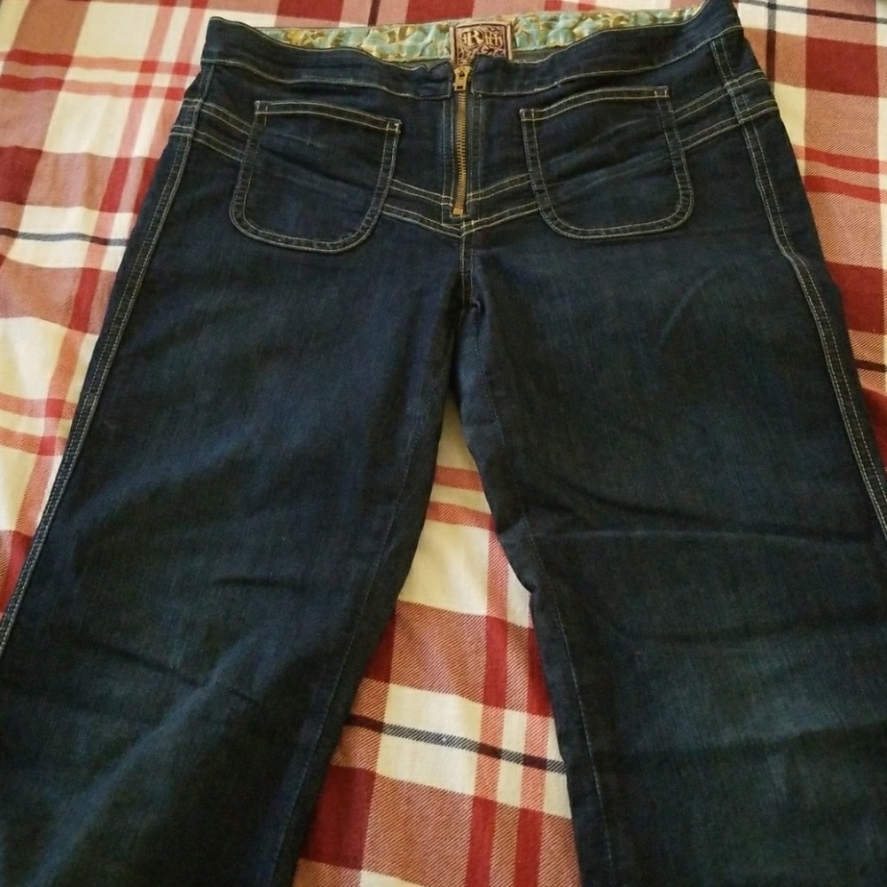 NWOT Rich /Skinny Low Rise Flared Leg Zipper Jeans